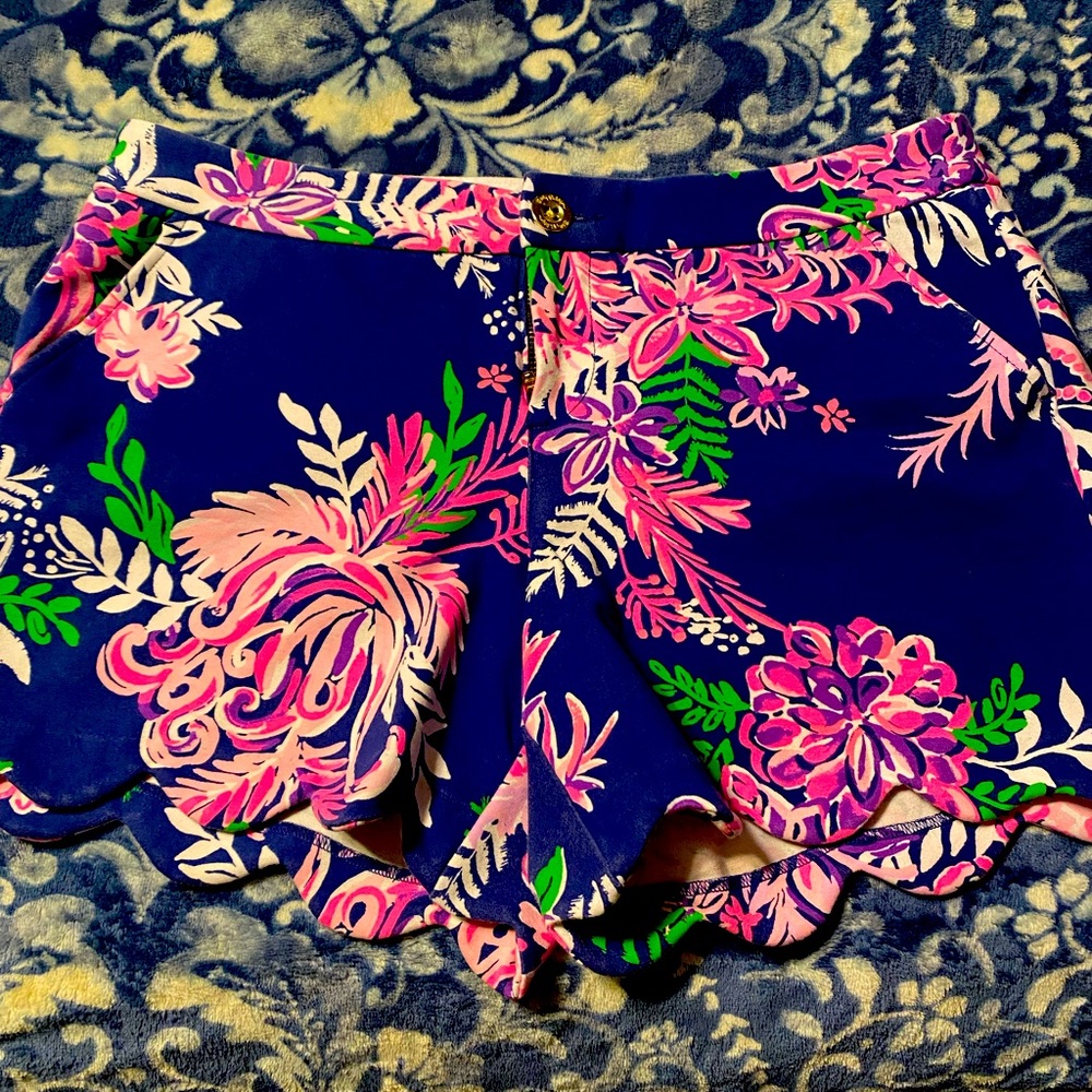 Lilly Pulitzer Womens shorts size 8